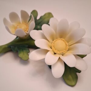 Roman, Inc. 2000 Classic Daisies Figurine